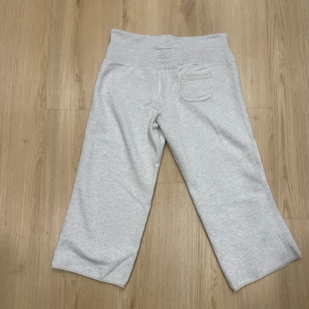 American Eagle grey capri sweatpants with pink logo size Small - Picture 4 of 7